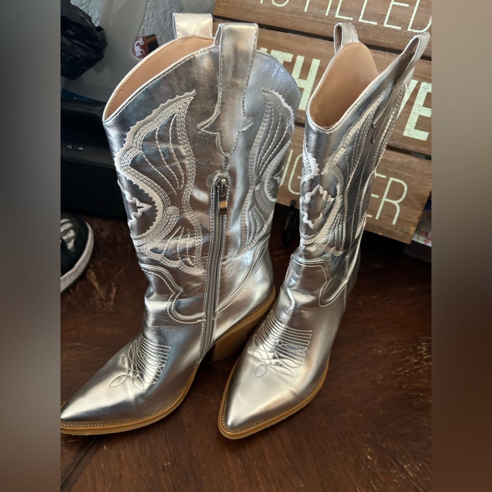 Source Unknown Metallic Silver Ankle Boots